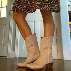 Frye women’s boots, size 8, suede, perfect for spring and summer dresses!